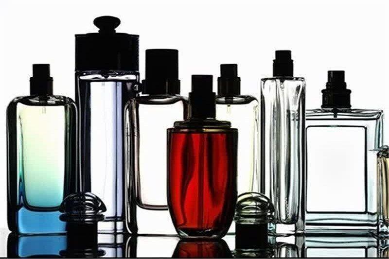 کشف بیش از 246 هزار شیشه عطر قاچاق در فردیس کشف بیش از 246 هزار شیشه عطر قاچاق در فردیس