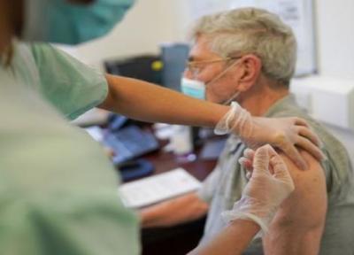 هشدار مقام بهداشتی انگلیس: یا واکسن بزنید یا کریسمس لغو خواهد شد