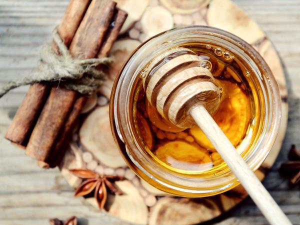 فوت وفن استفاده از ترکیب عسل و دارچین برای کاهش وزن